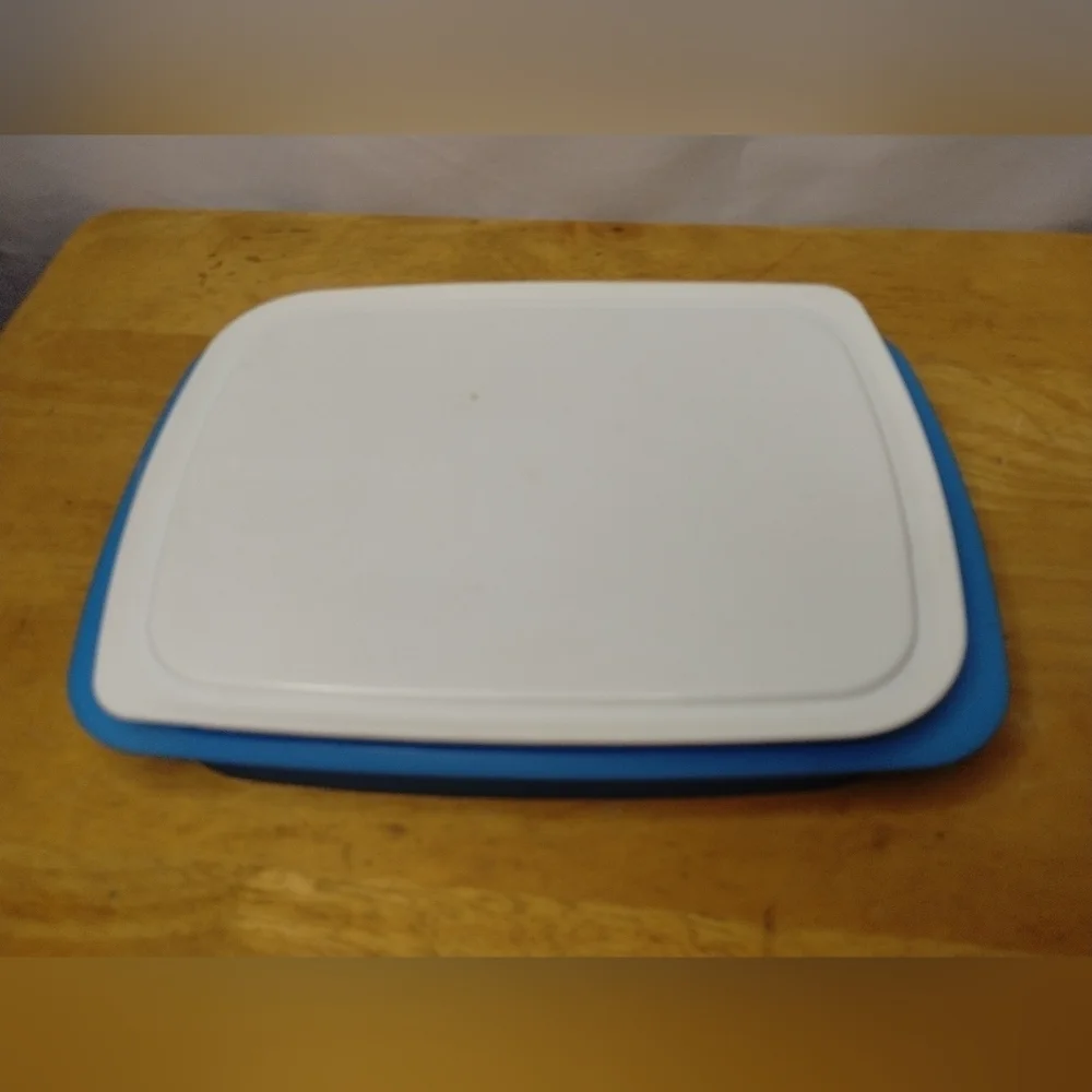 New Tupperware blue and white granola bar maker and keeper
